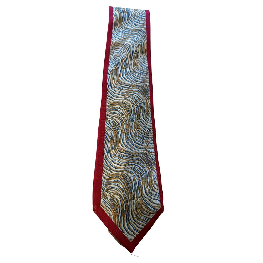 LOOKING FOR THIS TIE!!